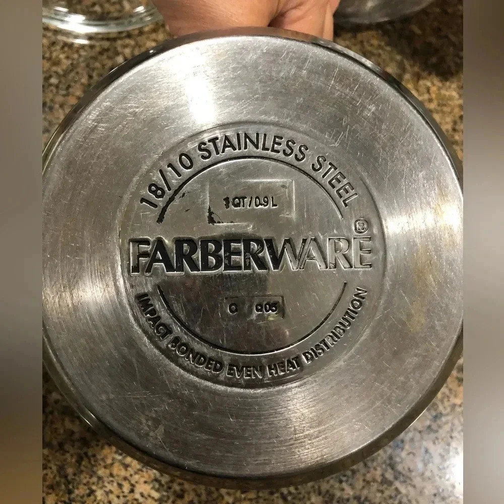VTG FARBERWARE 1QT SAUCE PAN BLACK HANDLE AND METAL RING